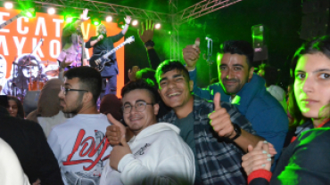 Necati ve Saykolar Konseri Sonrası Kareler teşekkürler gençler....