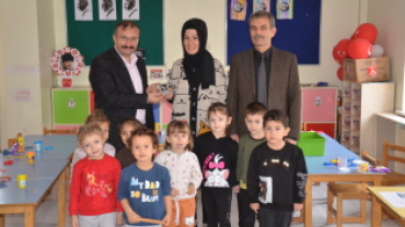 EMET BELEDİYEMİZDEN ÖĞRETMENLERİMİZE FLASH BELLEK HEDİYESİ