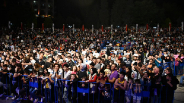 EMFEST GAZİ EMET YÖRESEL ÜTÜNLER VE EL SANATLARI FESTİVALİ AYŞE DİNÇER KONSERİNDEN KARELER