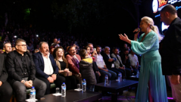 MUHTEŞEM MUAZZEZ ERSOY KONSERİNDEN KARELER