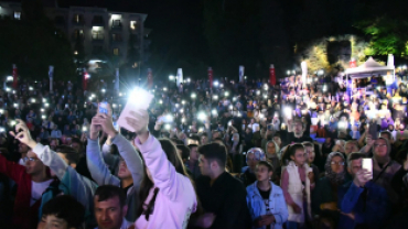 MUHTEŞEM MUAZZEZ ERSOY KONSERİNDEN KARELER