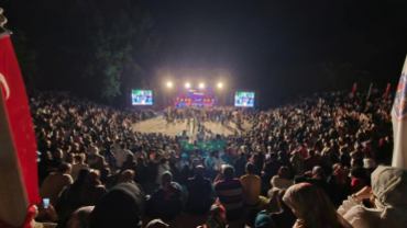 EMFEST GAZİ EMET YÖRESEL ÜTÜNLER VE EL SANATLARI FESTİVALİ AYŞE DİNÇER KONSERİNDEN KARELER