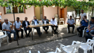 Vali Çelik Emet İlçesinde köy ve merkez çalışmalarını yerinde inceledi