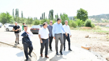 Vali Çelik Emet İlçesinde köy ve merkez çalışmalarını yerinde inceledi