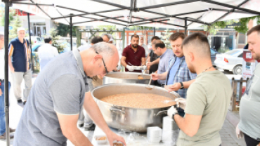 Emet Belediyesinden 5 bin kişilik aşure ikramı