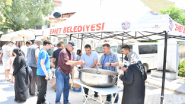 Emet Belediyesinden 5 bin kişilik aşure ikramı