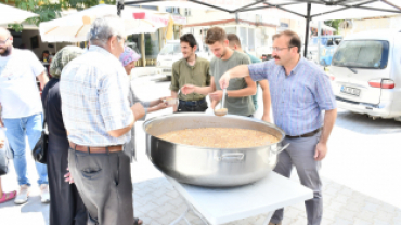 Emet Belediyesinden 5 bin kişilik aşure ikramı