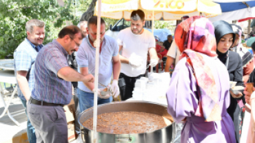 Emet Belediyesinden 5 bin kişilik aşure ikramı