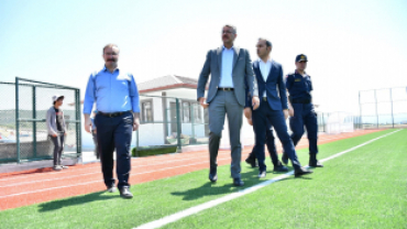 Vali Çelik veda ederken bile incelemelerde bulunuyor