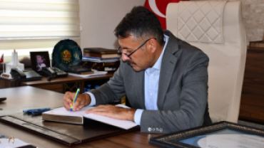 VALİ ÇELİK’E HEMŞEHRİLİK BERATI TAKDİM EDİLDİ