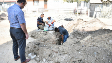 Belediye Başkanımız Hüseyin Doğan ilçemizde farklı noktalarda süren altyapı çalışmalarını yerinde inceledi.