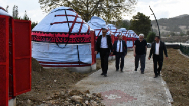 Belediye Başkanımız Hüseyin Doğan, AK Parti Emet İlçe Başkanı Ali Ceyhan ile birlikte Türk Otağı ve Mesire Alanı'nda kapsamlı bir inceleme gerçekleştirdi.