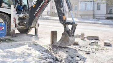 Bordür Kaldırma Çalışmaları, Yollarda Sıcak Asfaltın Yolunu Açıyor