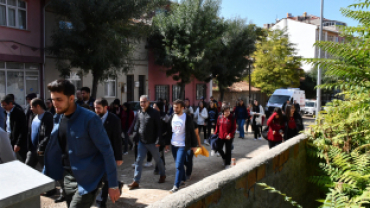 Emet İlçe  Kaymakamı Furkan Seyman önderliğinde, Belediye Başkan Yardımcımız Murat Uyanık ilçe protokolü ve Gazi Emet Anadolu Lisesi öğrencilerinin katılımıyla Dünya Yürüyüş Günü etkinlikleri çerçevesinde bir yürüyüş gerçekleştirildi.