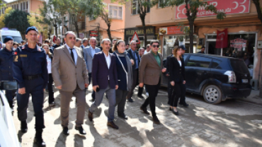 Emet İlçe  Kaymakamı Furkan Seyman önderliğinde, Belediye Başkan Yardımcımız Murat Uyanık ilçe protokolü ve Gazi Emet Anadolu Lisesi öğrencilerinin katılımıyla Dünya Yürüyüş Günü etkinlikleri çerçevesinde bir yürüyüş gerçekleştirildi.