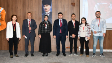 24 Kasım Öğretmeler Günü Kutlama Programı Gazi Kemal İlkokulu Konferans Salonu’nda saygı duruşu ve İstiklal Marşı’nın okunması ile başladı.