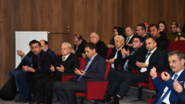 24 Kasım Öğretmeler Günü Kutlama Programı Gazi Kemal İlkokulu Konferans Salonu’nda saygı duruşu ve İstiklal Marşı’nın okunması ile başladı.