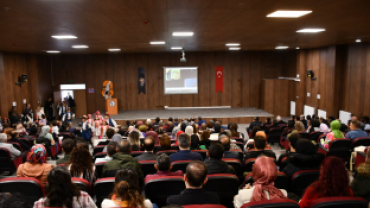 24 Kasım Öğretmeler Günü Kutlama Programı Gazi Kemal İlkokulu Konferans Salonu’nda saygı duruşu ve İstiklal Marşı’nın okunması ile başladı.