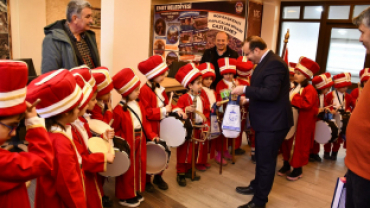 Emet’in minik mehteran takımından renkli görüntüler