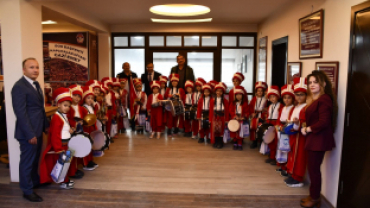 Emet’in minik mehteran takımından renkli görüntüler