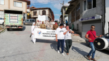 Fenomen postacı Emet’in hemşehrisi oldu