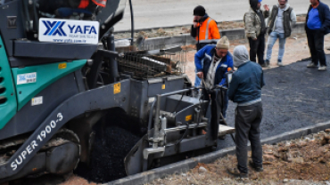 Sıcak asfalt çalışmalarımız tüm hızıyla devam ediyor