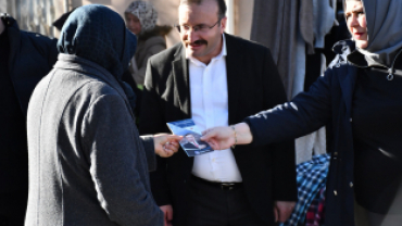 Emet Belediye Başkanımız Hüseyin Doğan, Salı Pazarında esnaf ve vatandaşlarla bir araya geldi