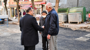 Belediye Başkanımız Hüseyin Doğan, bugün Kaynarca'dan başlayıp çarşı içinde devam eden sıcak asfalt çalışmalarını bizzat yerinde inceledi.