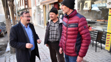 Belediye Başkanımız Hüseyin Doğan, bugün Kaynarca'dan başlayıp çarşı içinde devam eden sıcak asfalt çalışmalarını bizzat yerinde inceledi.