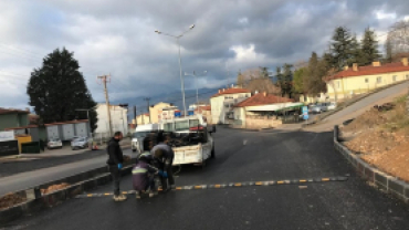 EMET OKULLAR CADDESİNDE TRAFİK DÜZENLEMELERİ