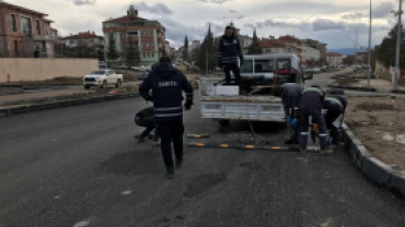 EMET OKULLAR CADDESİNDE TRAFİK DÜZENLEMELERİ