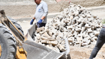 Ara Sokak ve Caddelerde Parke Taşı Döşeme Çalışmaları Devam Ediyor