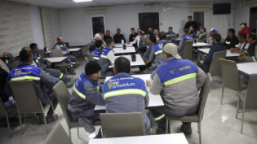 BAŞKANLAR İŞÇİLERLE SAHUR YAPTILAR