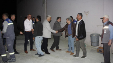 BAŞKANLAR İŞÇİLERLE SAHUR YAPTILAR