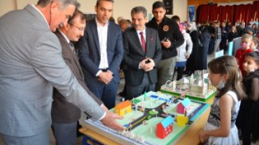 EMET 3 EYLÜL İLKOKULUMUZ AHŞAP TASARIM ATÖLYEMİZDE MİNİK ÖĞRENCİLERİMİZİN 