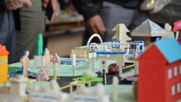 EMET 3 EYLÜL İLKOKULUMUZ AHŞAP TASARIM ATÖLYEMİZDE MİNİK ÖĞRENCİLERİMİZİN 