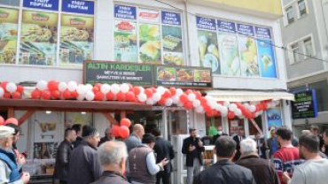 ALTIN KARDEŞLER MEYVE-SEBZE ŞARKÜTERİ VE MARKET İŞLETMESİ BUGÜN CUMA NAMAZI SONRASI DUALARLA AÇILDI...