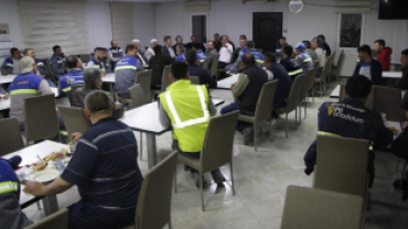 BAŞKANLAR İŞÇİLERLE SAHUR YAPTILAR